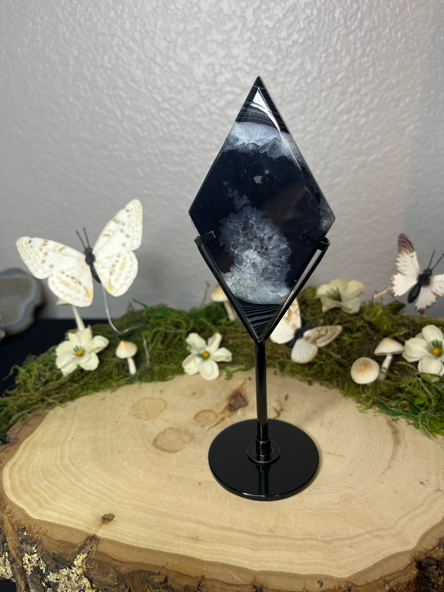 Black Lace Agate Diamond With Stand